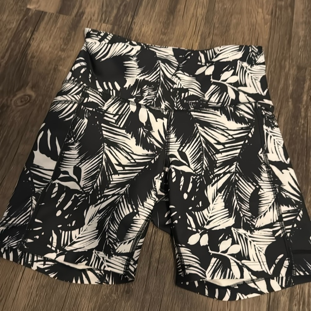 Old Navy patterned bike shorts